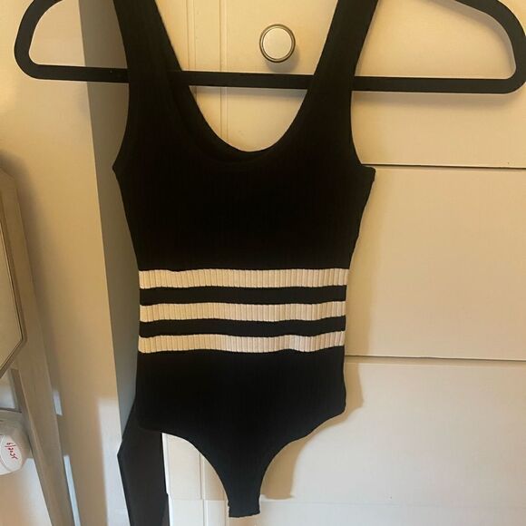 NWT Kendall & Kylie Black & White Striped Bodysuit! Size XS - Picture 1 of 5